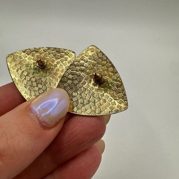 Stunning vintage trillion shaped Cloisonne white enamel with flowers earrings! - Picture 11 of 11